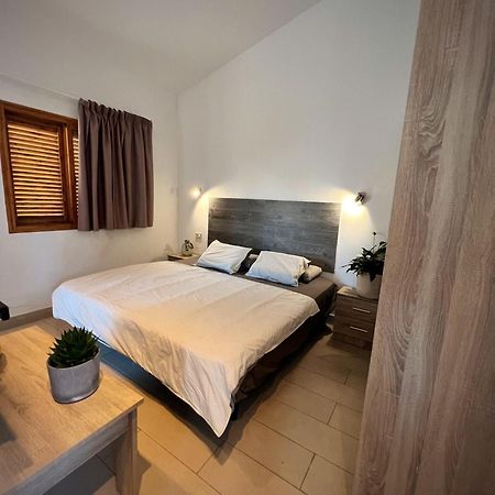 Buzzstays: 1-Bed Bungalow, Garden, Near Yumbo & Beach 마스팔로마스 외부 사진